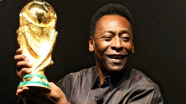 Pelé dies at age 82