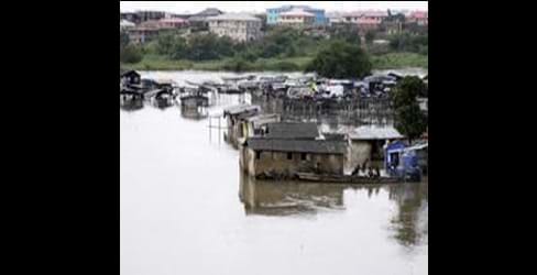 Thirty Dead In Nigeria Flood 120000 Displaced