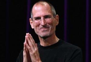 Steve Jobs resigns as Apple boss